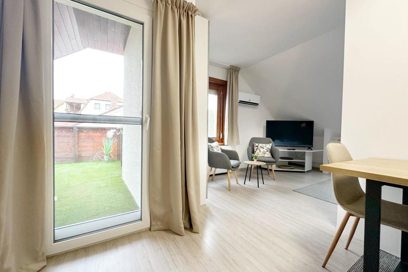 Dora Holiday House&Apartments Keszthely Exterior foto