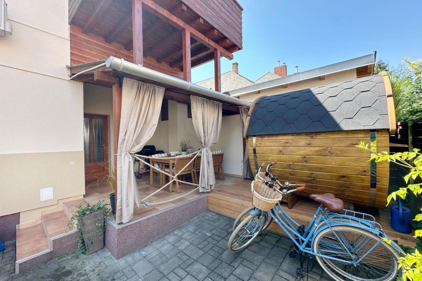 Dora Holiday House&Apartments Keszthely Exterior foto